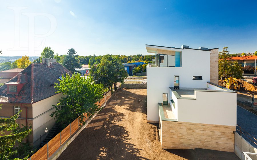 Nadstandardní vila s vlastním pozemkem, Praha - Troja