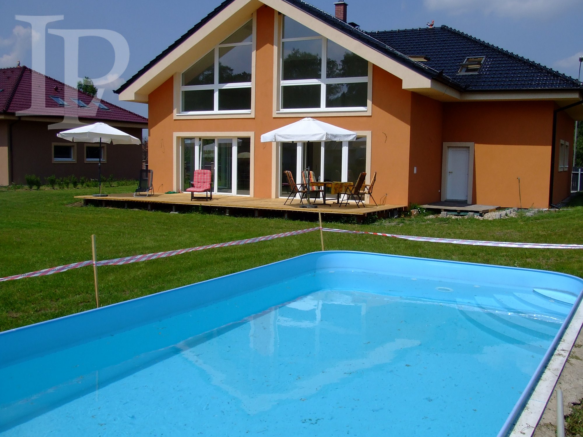 Prodej luxusní vily 5kk s bazénem v Loučeni