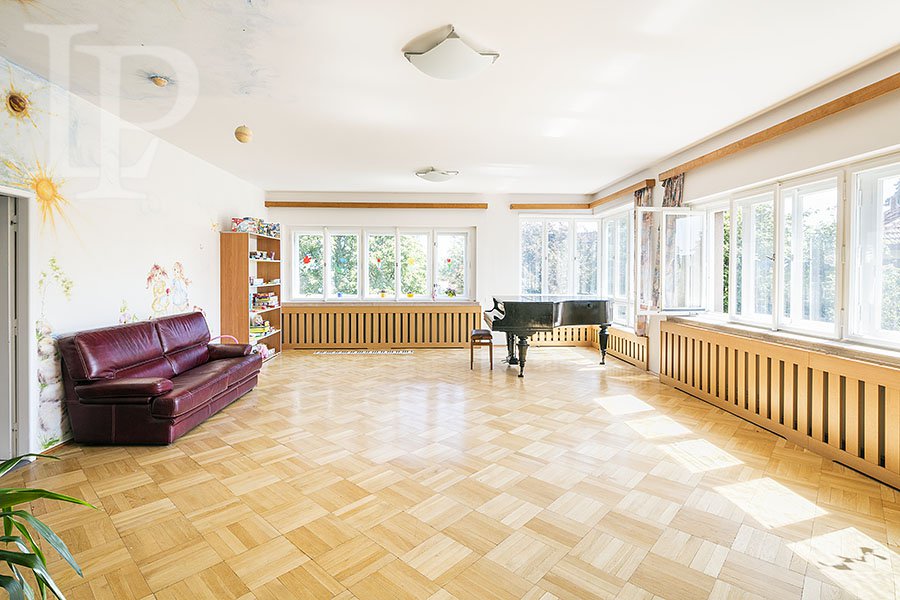 Exclusive historic villa in Hanspaulka with a sauna and views of Prague Castle, Prague 6