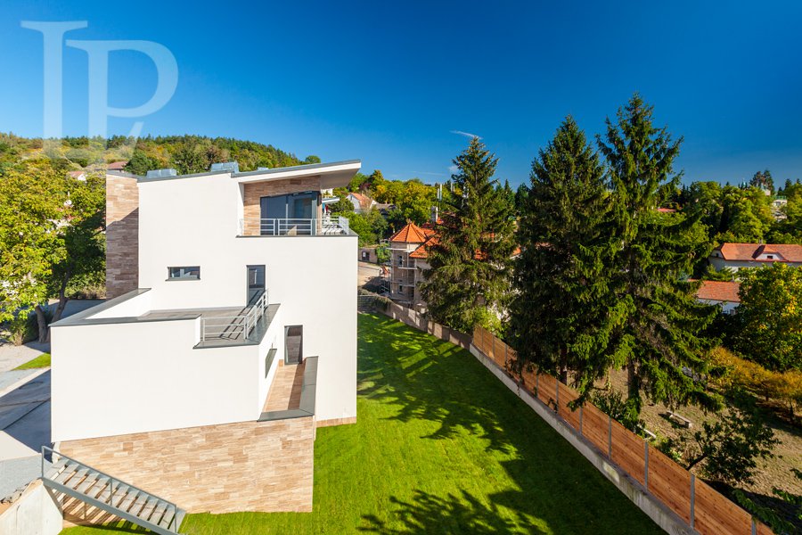 Unique grand villa, a prestigious location Prague - Troja