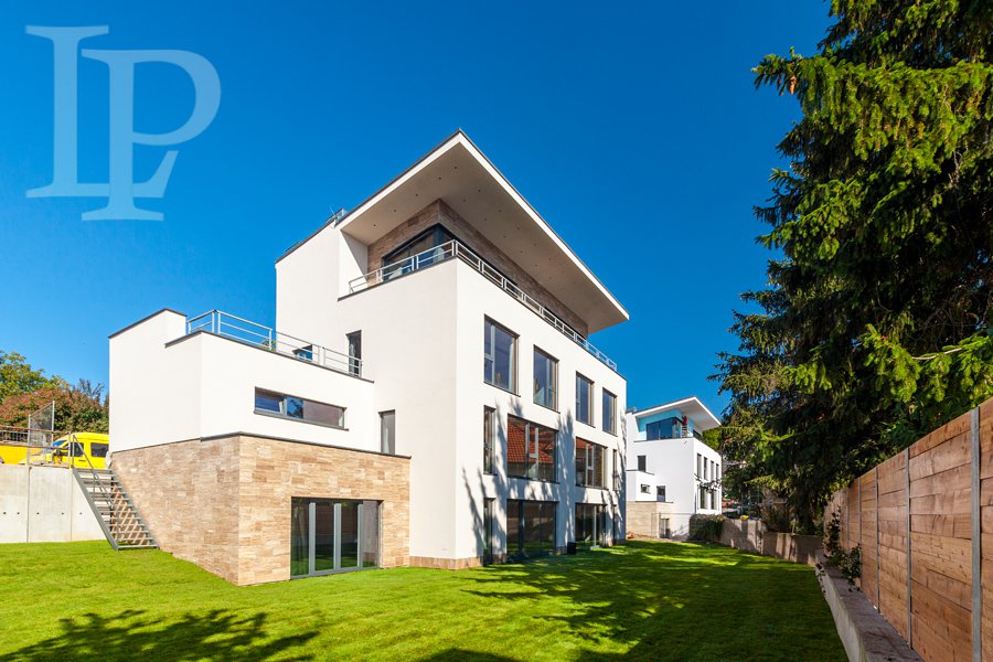 Unique grand villa, a prestigious location Prague - Troja