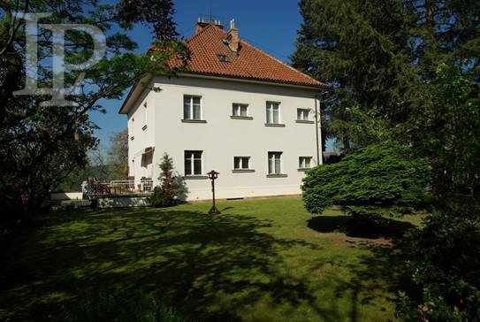 Luxusní prvorepubliková vila s bazénem a saunou, 450 m2, Praha 4 - Hodkovičky