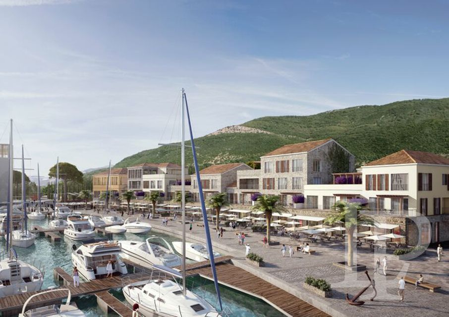 Prodej luxusního apartmánu 5+kk s terasou, přímo u moře, Černá Hora