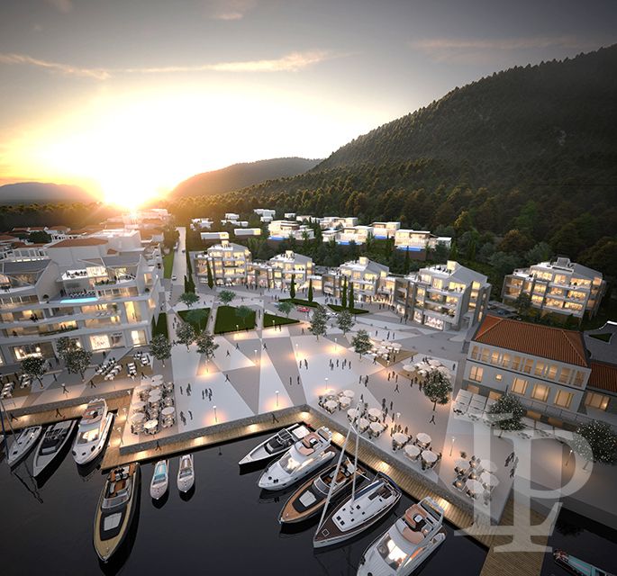Prodej luxusního apartmánu 5+kk s terasou, přímo u moře, Černá Hora