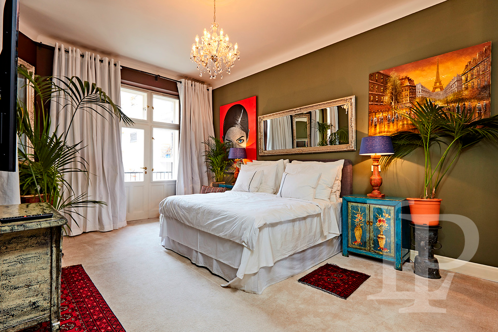 Luxusní apartmán, 2 ložnice, na nábřeží, 128 m2, Praha 2