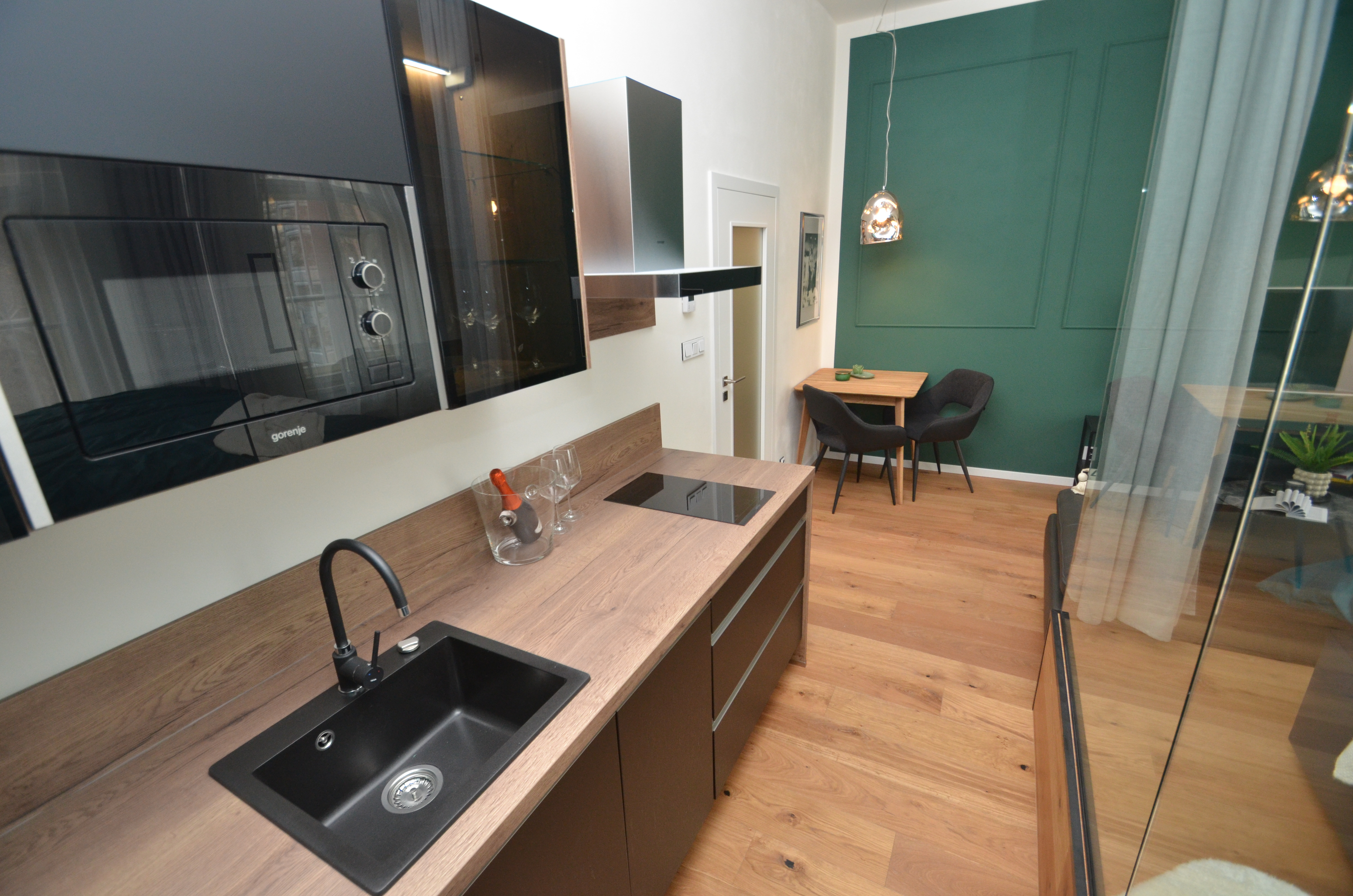 Luxusní bydlení v srdci Karlína s balkonem, 1+kk, 33,8m2